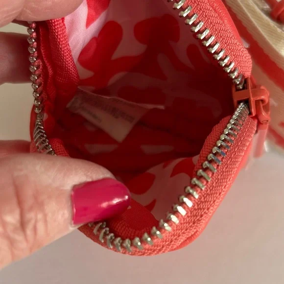 ☀️Betsey Johnson Pink Crossbody Bag With Coral Sea Life and Coin pouch - Picture 5 of 15